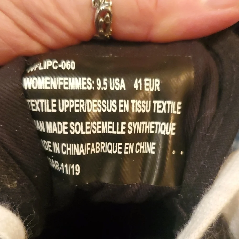 2/$25 Women's Black Canvas Sneakers. Size 9.5